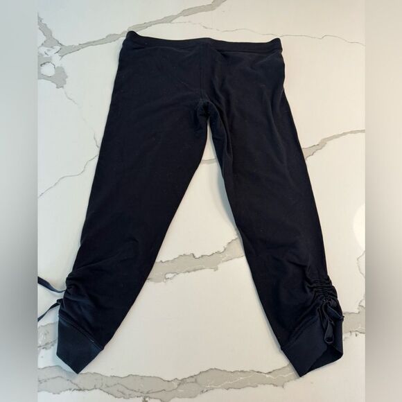 Lululemon dance crops leggings - Picture 2 of 5